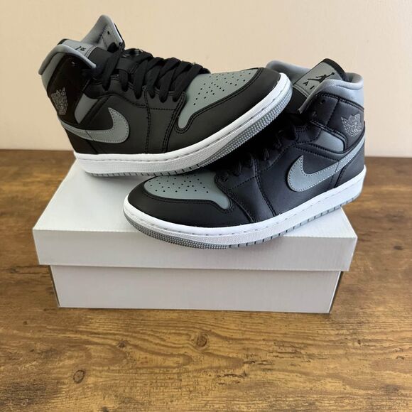 Jordan 1 Mid ‘Shadow’ (W) size 7.5W/6M - Picture 2 of 10